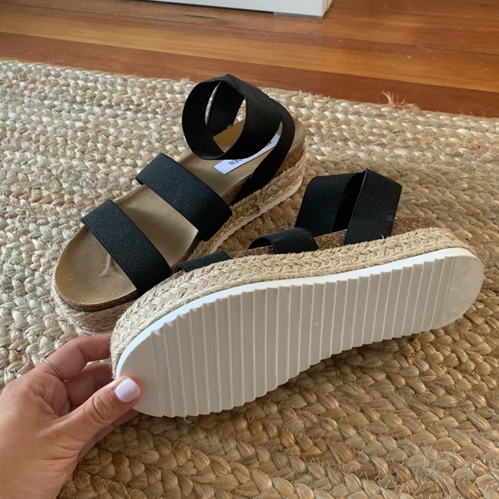 Steve Madden black platform sandals - Never worn